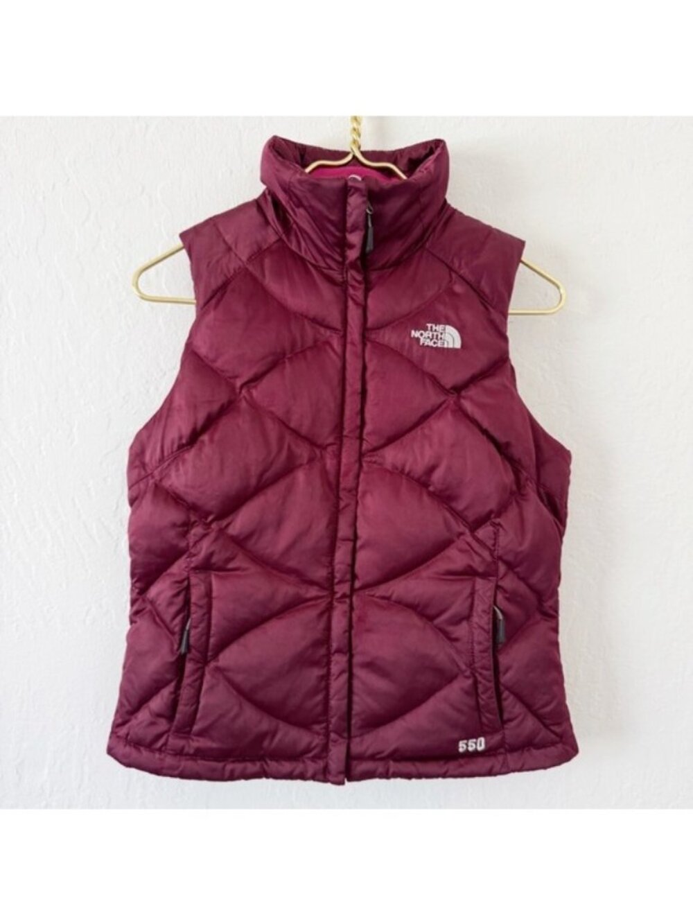 The North Face Burgandy 550 down filled quilted Vest size Small